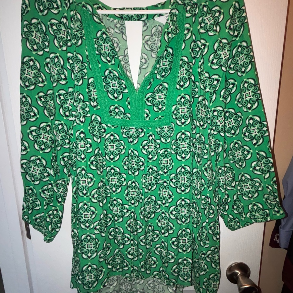 Crown & Ivy Green Relaxed Cut Out Tunic
